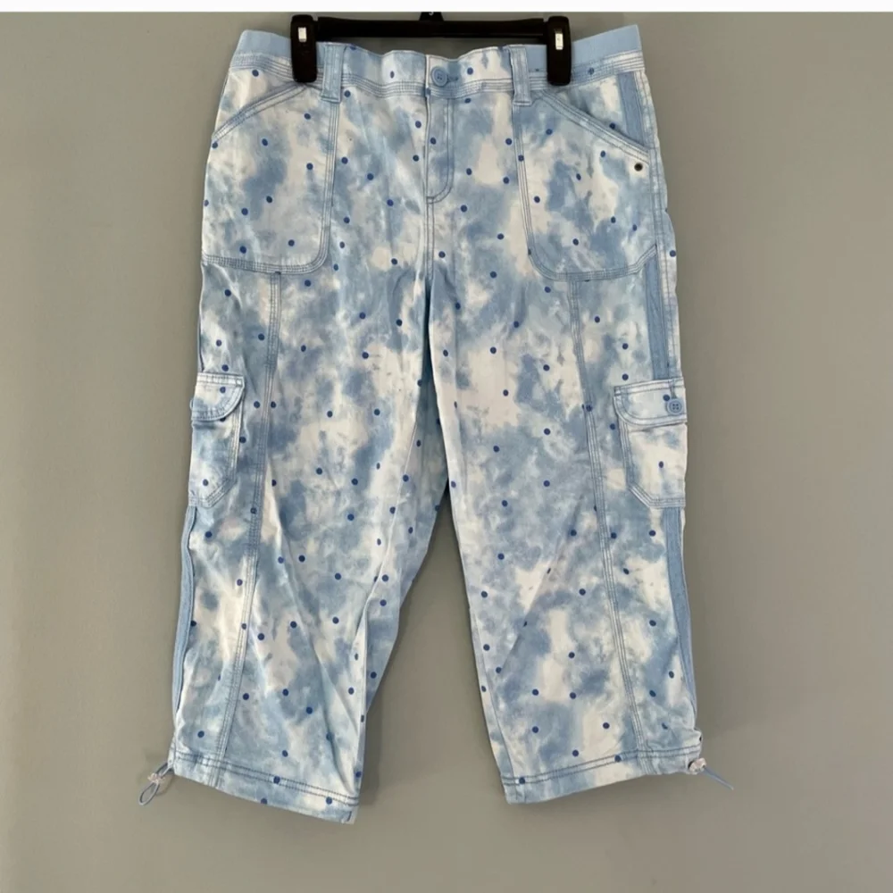 Blue Spotted Capri - Picture 4 of 5